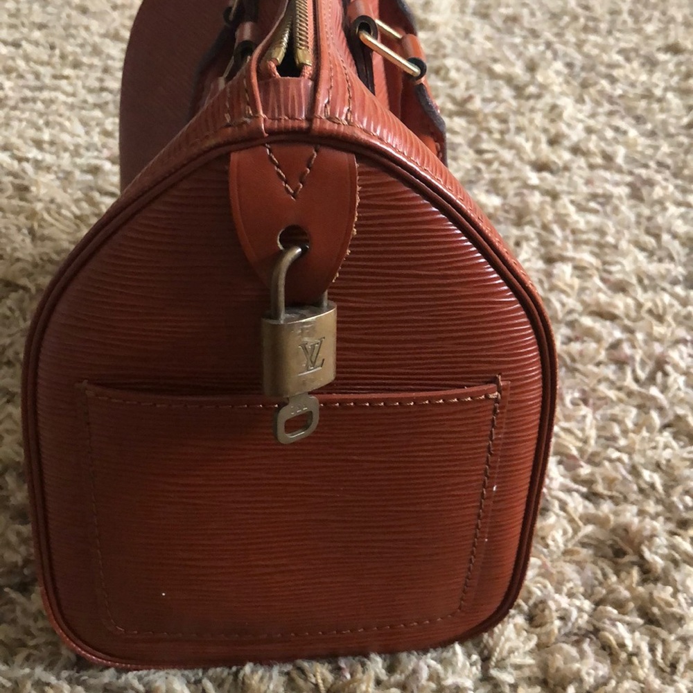 Louis Vuitton Speedy Mandarin Epi Leather size 25 - Picture 4 of 7